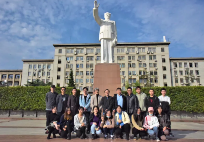 AG旗舰厅集团应邀到华中科技大学进行专题讲座